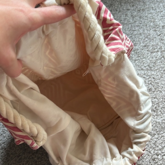 Geometric Sling Bag - Picture 4 of 7